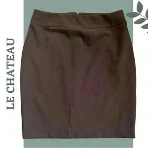 Le Chateau Classic Black Mini Skirt
Lined Back Zipper Size 4